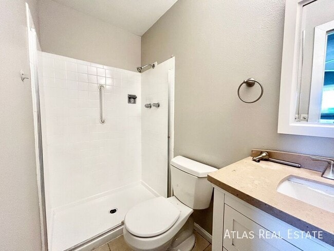 Building Photo - 9117 E Nassau Ave