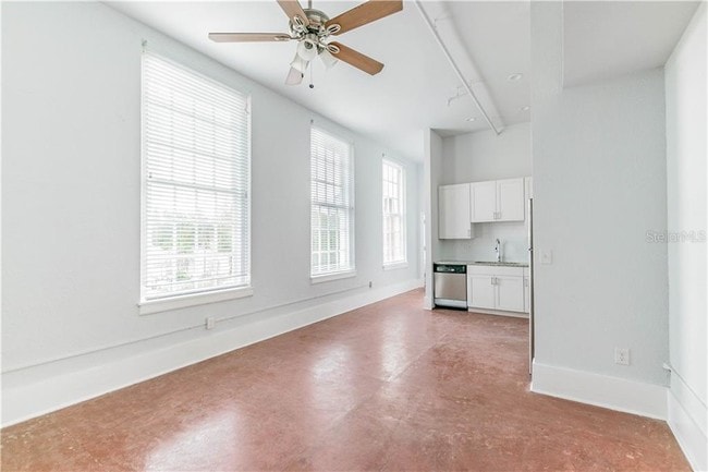 Building Photo - 1090 10th St N