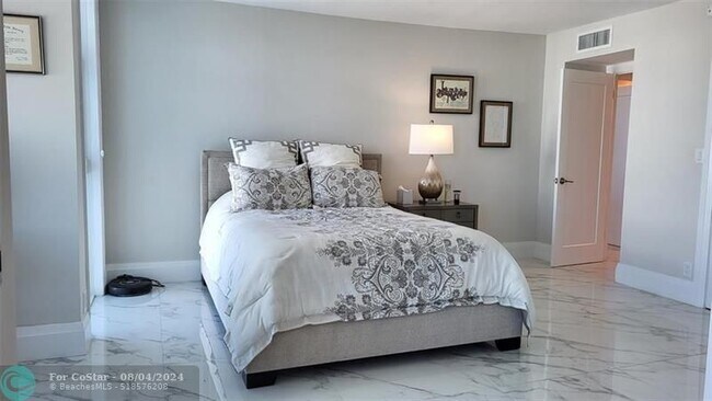 Building Photo - 1360 S Ocean Blvd