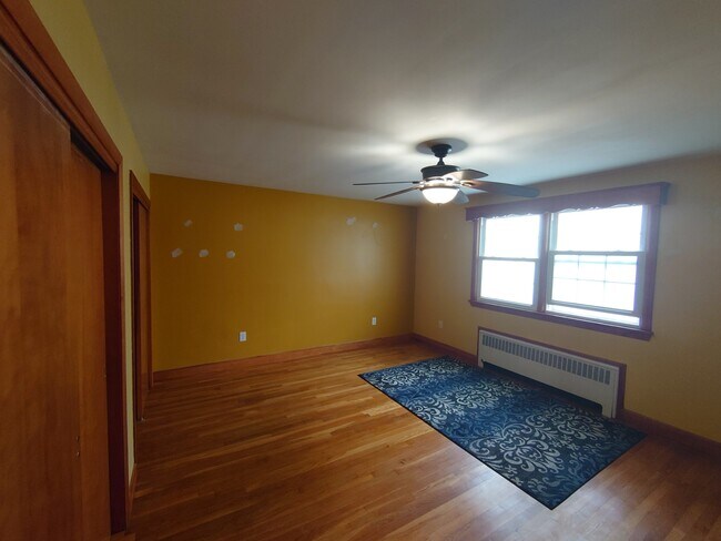 Bedroom 1 - 53 Dean St