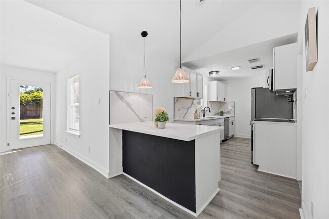 Building Photo - 11423 Hazen St