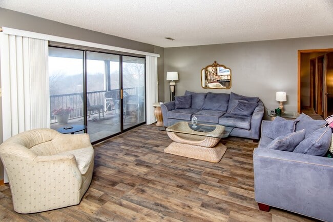 Building Photo - 2 Bed & 2 Bath Condo