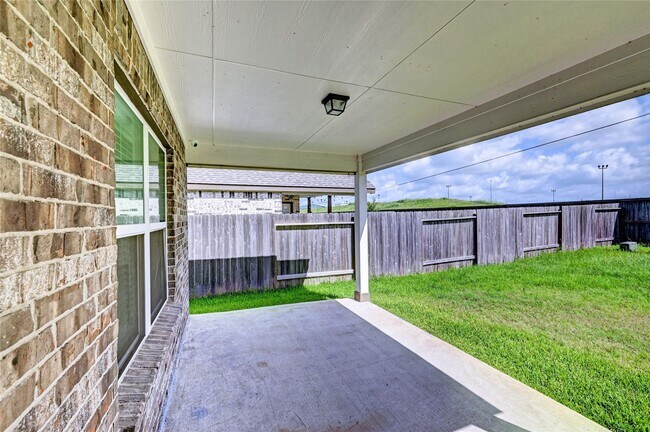 Building Photo - 31702 Casa Linda Dr