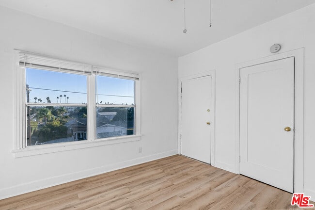 Building Photo - 3801 1/2 Mont Clair St