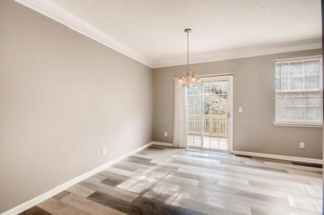 Kitchen /Dining/Nook Level 2 View 2 - 433 Heritage Park Trce NW