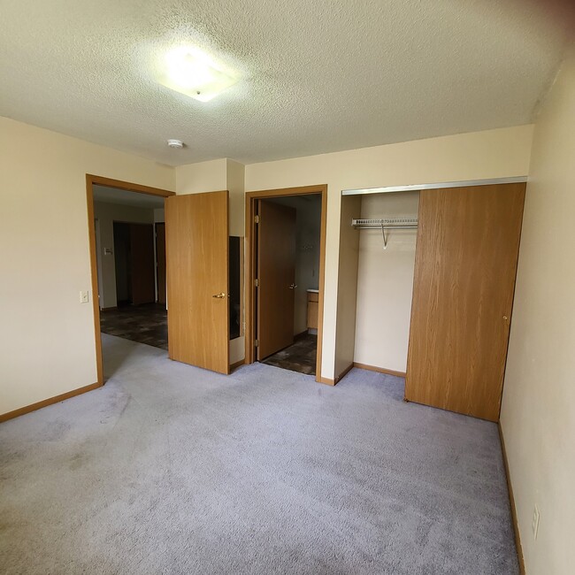 Building Photo - 8th & 8th Apartments