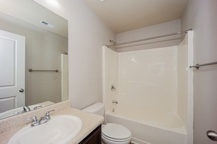 Building Photo - 258 Stillwood Dr
