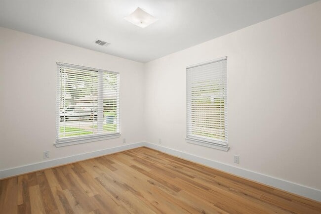 Building Photo - 3808 Tonkawa Trail