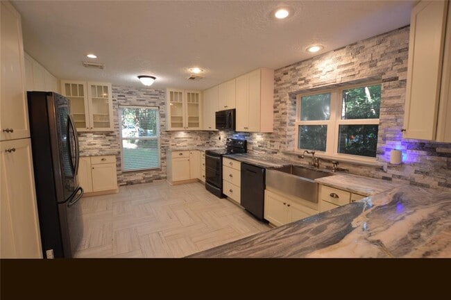 Building Photo - 2 Arnica Ct