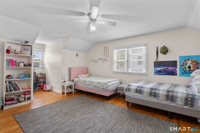 Building Photo - 214 Country Rd