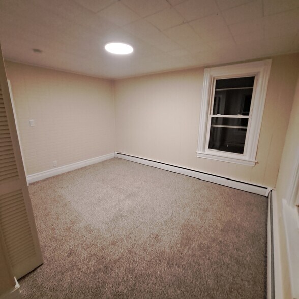 Bedroom - 85 W Hanover Ave