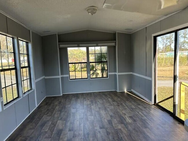 Building Photo - 6105 Land O' Lakes Blvd