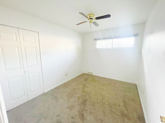 Building Photo - 28600 Oakwood St