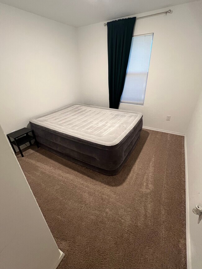 Building Photo - 7211 Green Sapphire