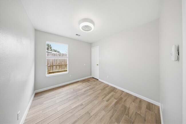 Building Photo - 1114 Joshua Tree Ln