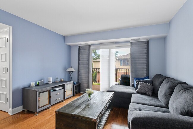 Building Photo - 11112 E Cove Cir