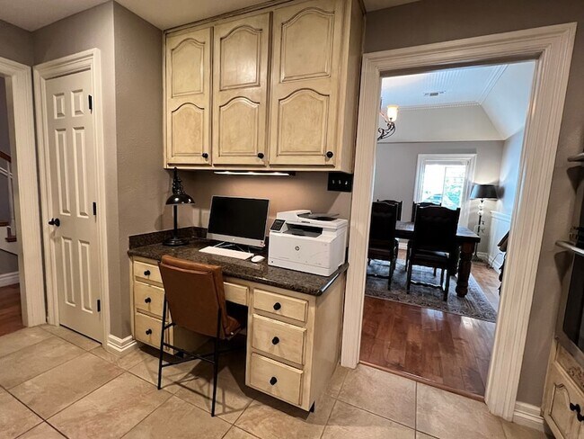 Building Photo - 37 Lafayette Pl