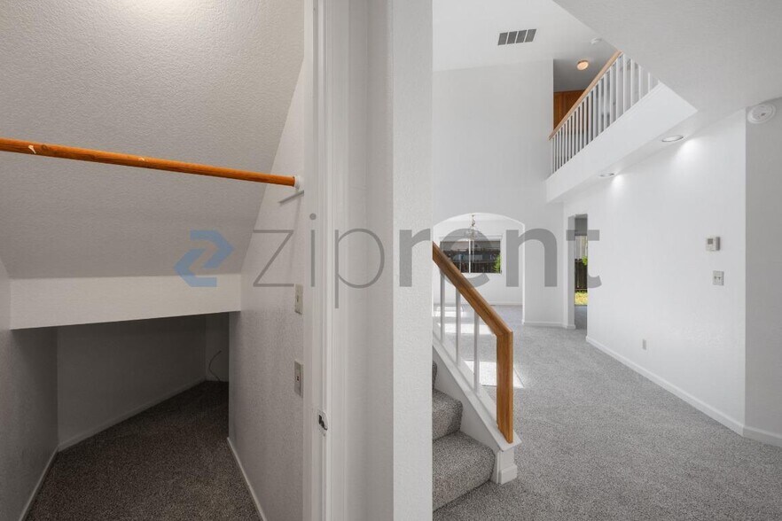 Building Photo - 511 Floyd Ct