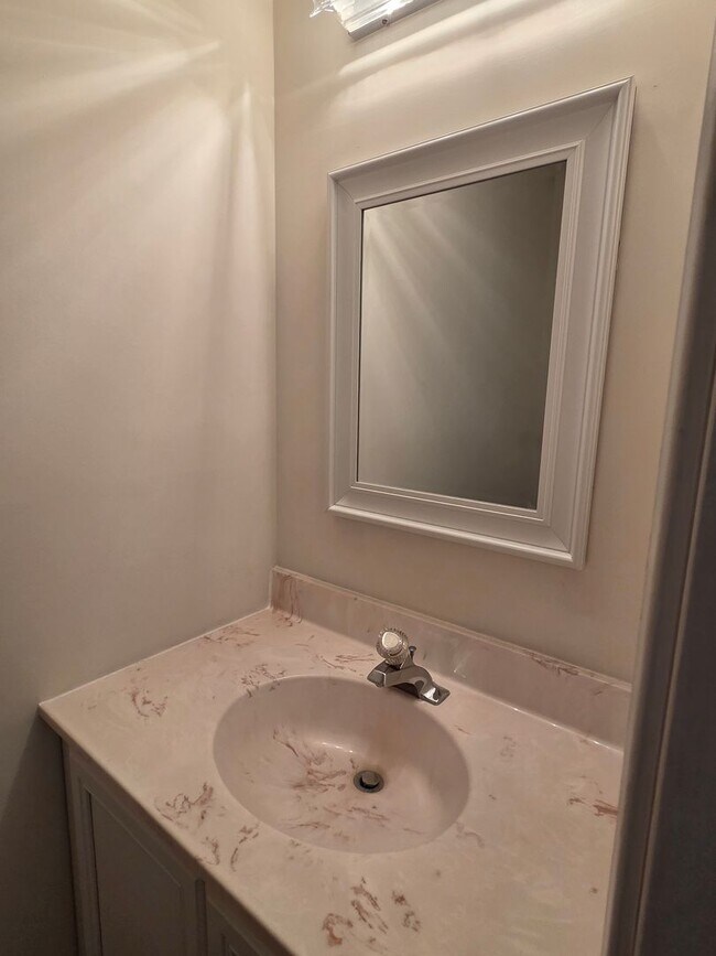 Building Photo - Beautiful Home Available in Evian!