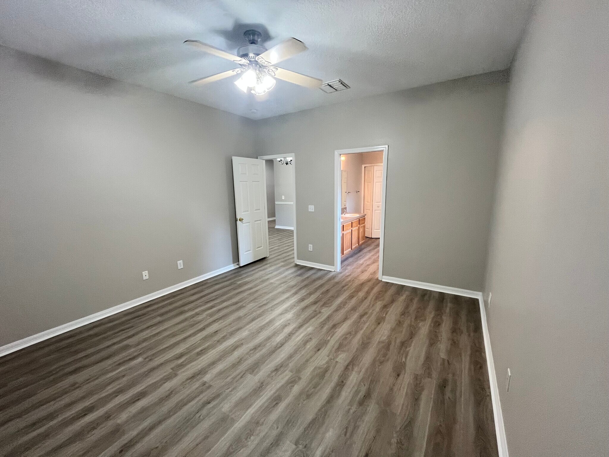 Building Photo - 811 Coade Stone Dr