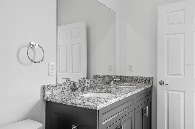 Building Photo - 31 Louvet Ln