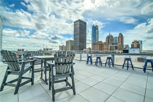 Building Photo - 1 NE 2nd St