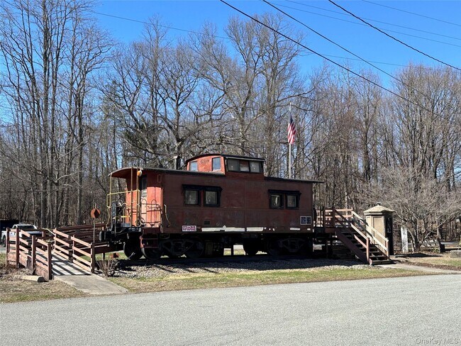 Building Photo - 29 Church St