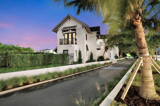 Building Photo - 400 Mola Ave