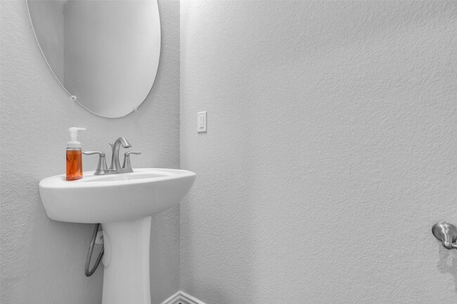 Building Photo - 4718 Misty Ranch Dr