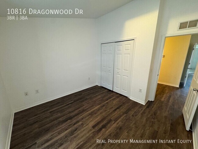 Building Photo - 10816 Dragonwood Dr