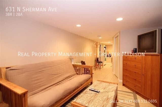 Building Photo - 631 N Sherman Ave