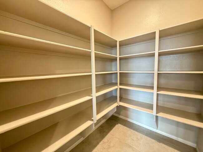 Building Photo - 5520 Bonita Park Ct