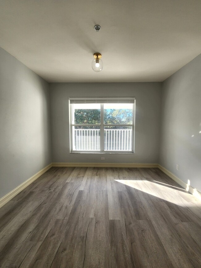 Building Photo - 965 Tarpon Cove Dr