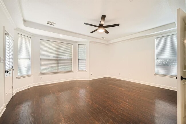 Building Photo - 9812 Whitley Bay Dr