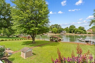 Building Photo - 147 Bain Ln