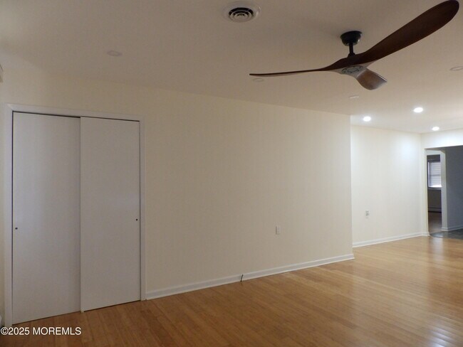 Building Photo - 108 Barbuda St