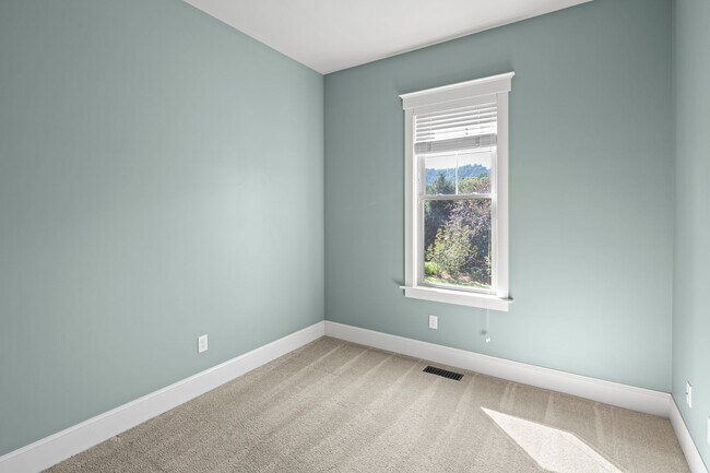 Building Photo - High-End Home on One Level - Beautiful Fletcher Neighborhood