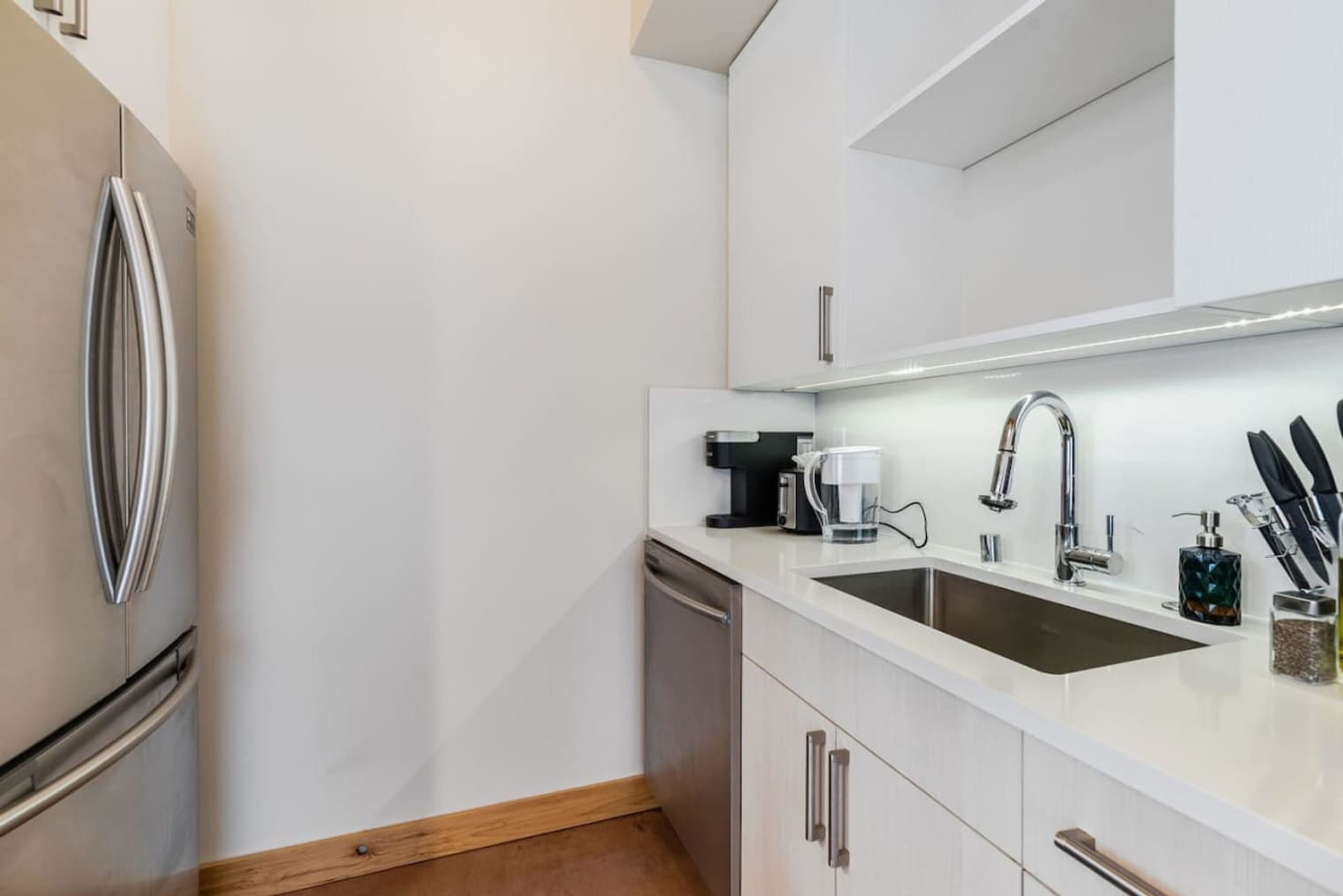 Building Photo - 2120 Commerce St