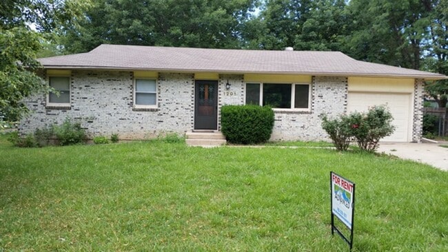 Primary Photo - 3 Bedroom with Basement in Amanda Arnold School District