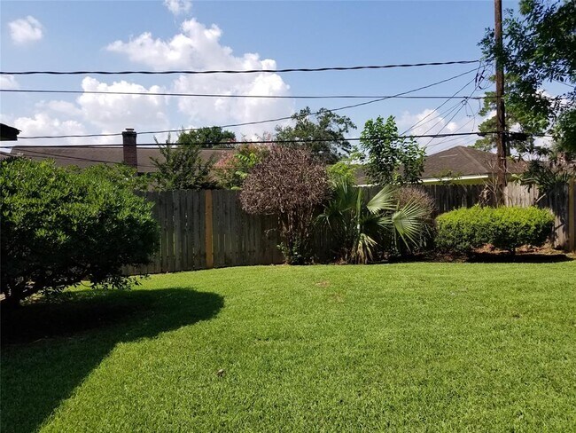 Building Photo - 1042 Creekmont Dr
