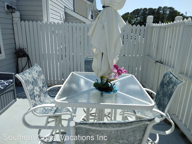 Building Photo - 2 br, 2.5 bath House - 103 Barnwell Street...