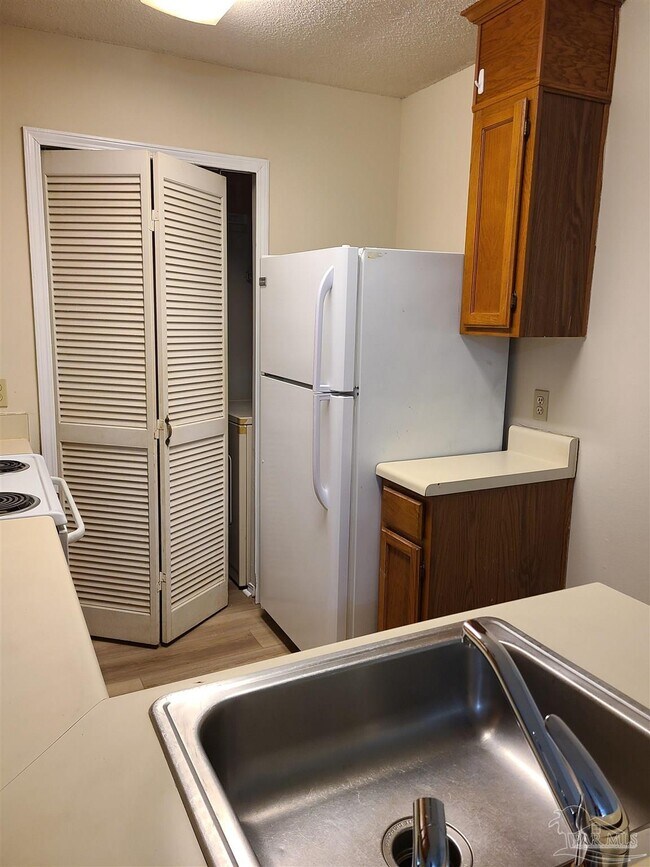 Building Photo - 501 E Burgess Rd