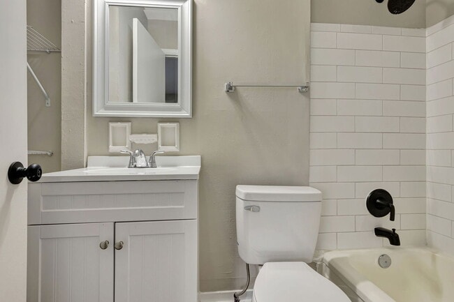 Building Photo - 2843 Cypress Way