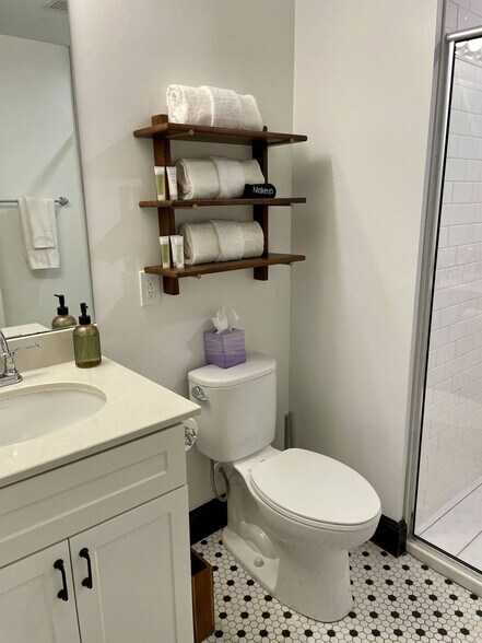 Building Photo - 758 N Broadway