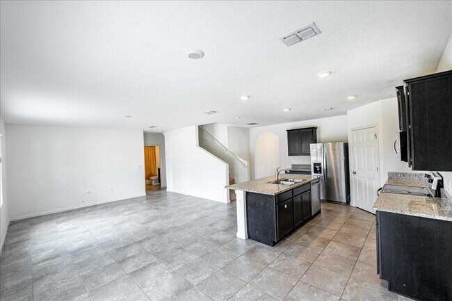 Building Photo - 10493 SW Toren Wy