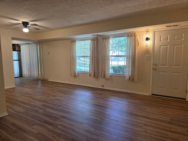 Building Photo - 13622 Oakbrook Dr