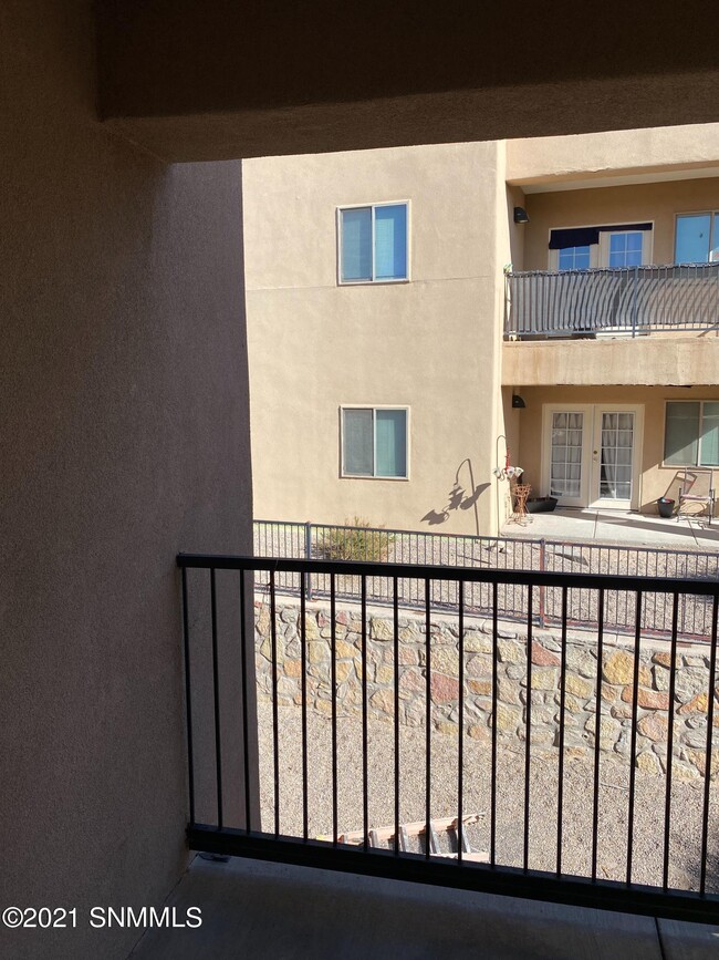 Building Photo - 1000 La Fonda Dr