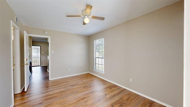 Building Photo - 1016 Autumn Cir