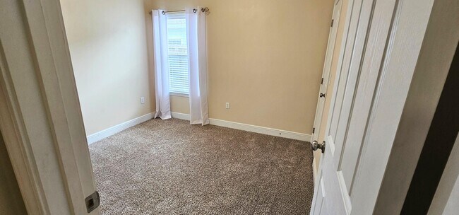 Building Photo - 181 Water Oaks Loop