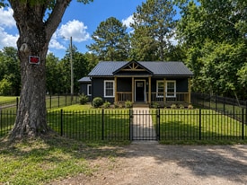 Building Photo - 814 W Cottonwood St